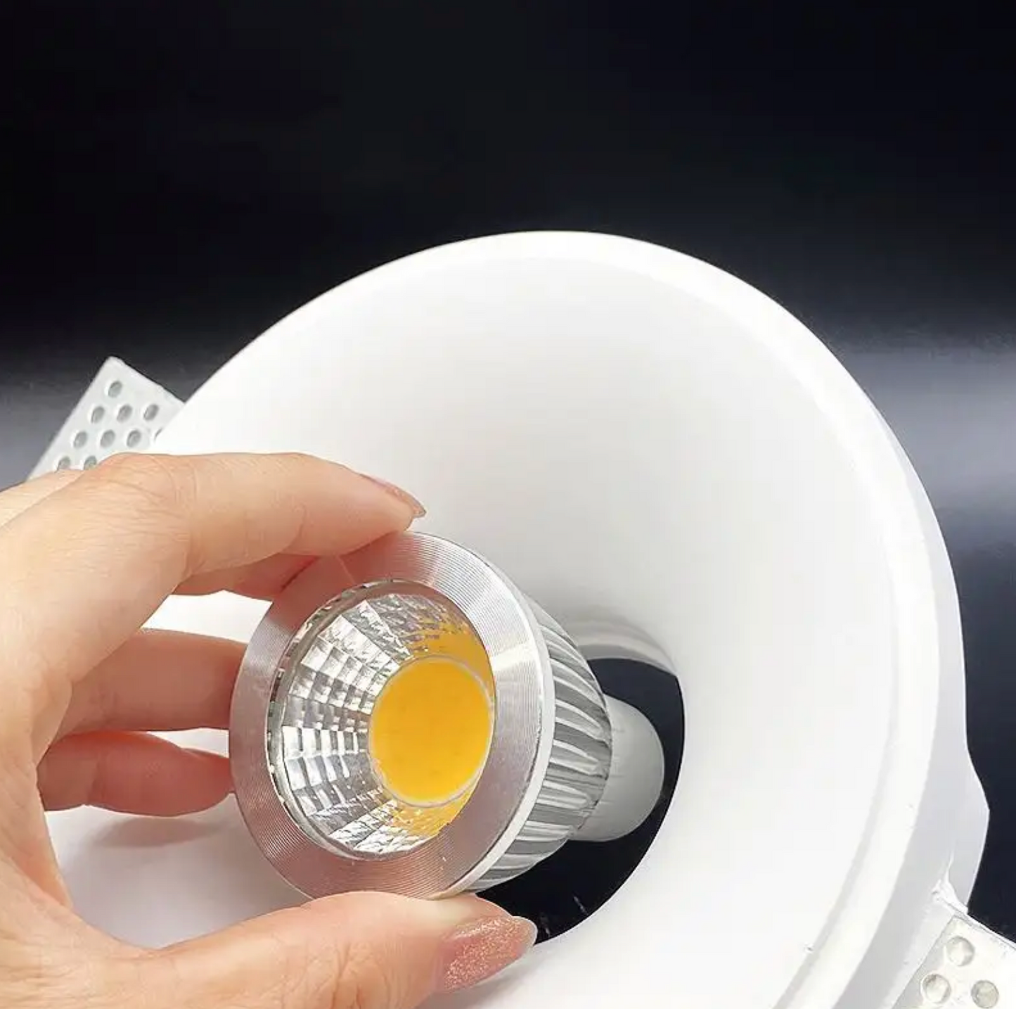 Aris Single Trimless Recessed  Plaster downlight